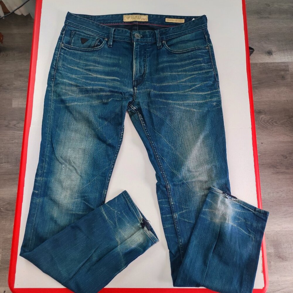 Guess Jeans Robertson men's size 34 distressed denim blue slim tapered